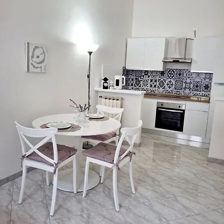 In Near Serravalle Outlet Apartment *