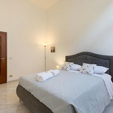 In Near Serravalle Outlet Apartmán