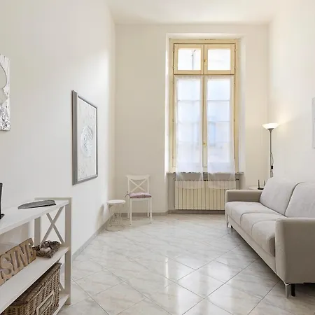 In Near Serravalle Outlet Apartment