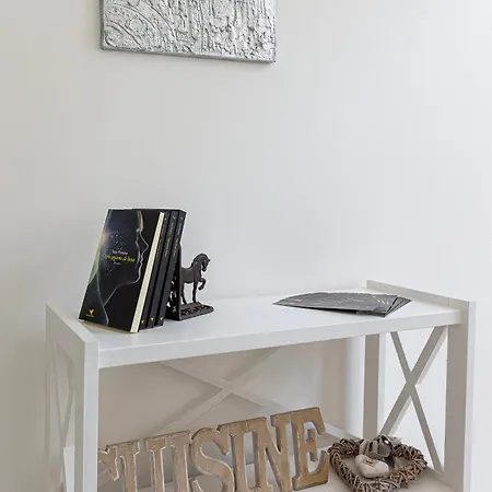 In Near Serravalle Outlet *