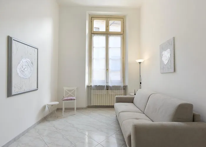 In Near Serravalle Outlet Appartement