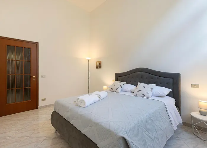 In Near Serravalle Outlet Appartement